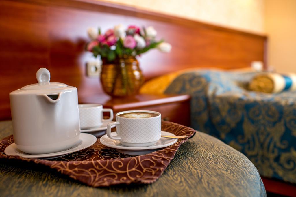 Suite,399184164:JPEG